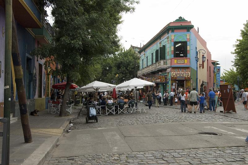 20071201_171249  D2X 4200x2800las.jpg - Typical Caminito street scene, Buenos Aires, Argentina